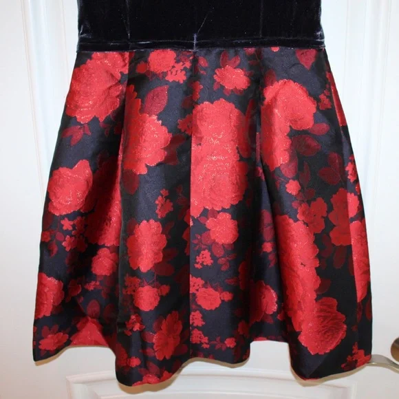 Chaps velvet and satin cocktail dress (NWT) - Picture 9 of 13